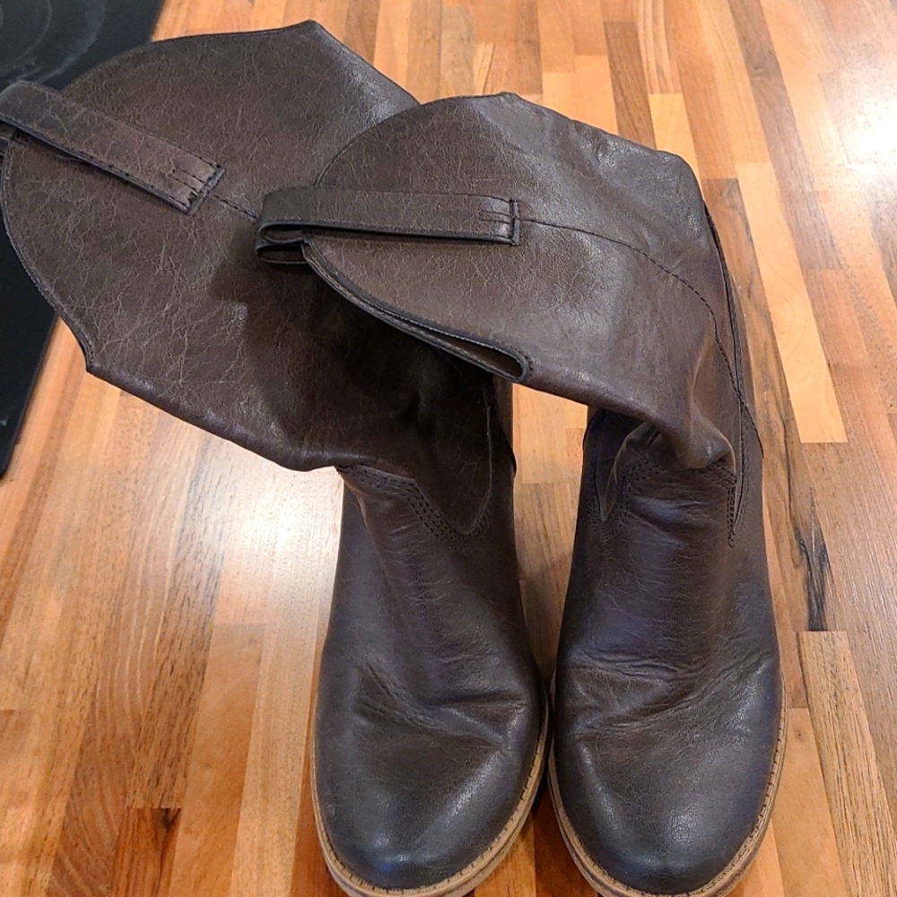 Cute boots!